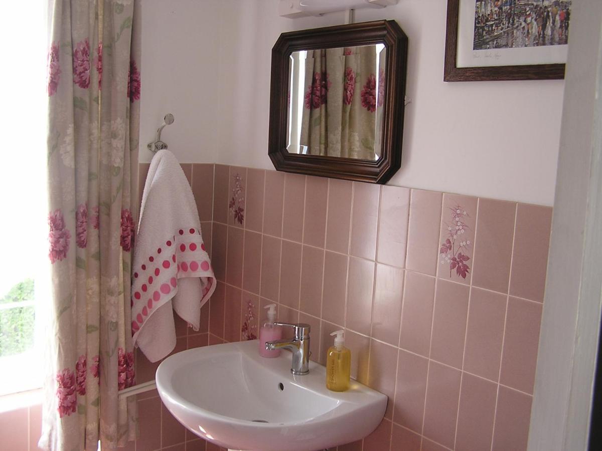 Bed and Breakfast The House Of Lavender Queaux Exterior foto